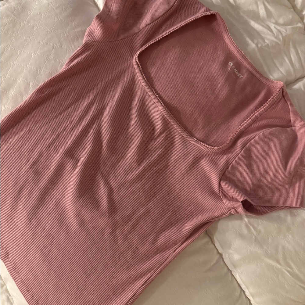 Old Navy Scoop-Neck Ribbed Short Sleeve Tee in Dusty Rose